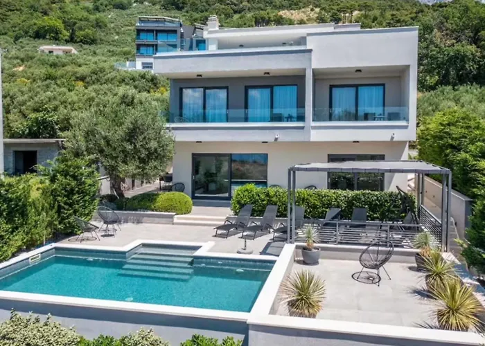Villa Kuk With Heated Salt Water Pool - Makarska